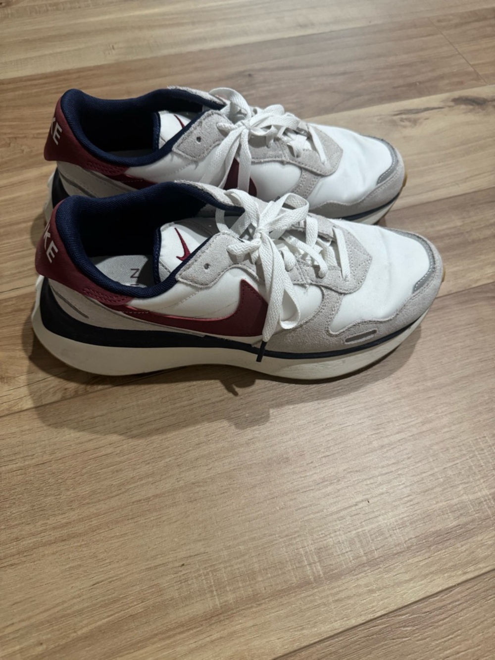 Nike Women's White Sneakers with Maroon and Navy Accents Size 10